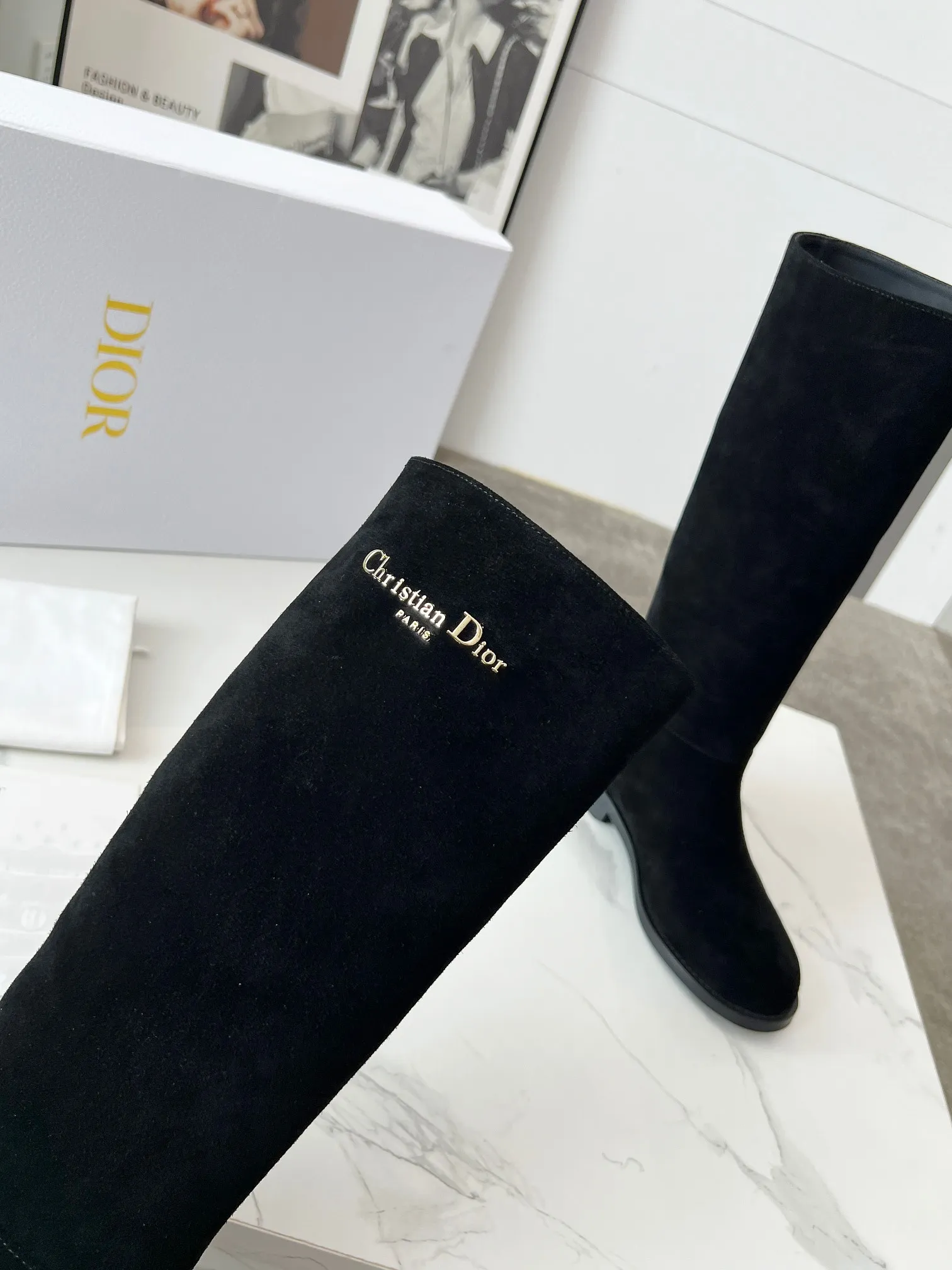 👟👟Ex-factory price 820👟👟 Dior 2025ss retro British style brogue new knight boots 👢👢 萱-shaped versatile thin feet yyds. The shape is three-dimensional and full, handsome and comfortable on the feet. A very retro style, full of aura single product, very novel design style, perfect details, cool and trendy 💯 trendy outsole, Inner lining: beef ribs Size: 35-40 (customized size 40-41)